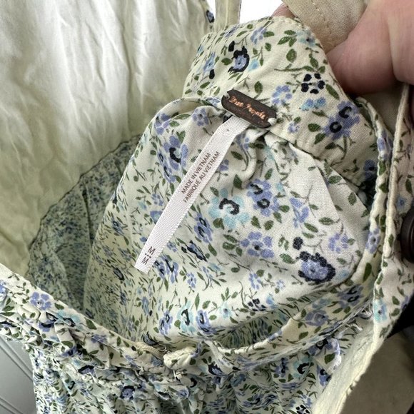 Free People Smocked‎ Petunia Dress Floral Print size Medium NWT - Picture 6 of 6